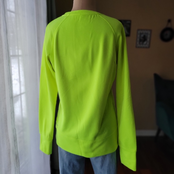 Nike Therma-Fit Crew Neck Kangaroo Pocket Top Womens Medium Neon Yellow - Picture 8 of 13